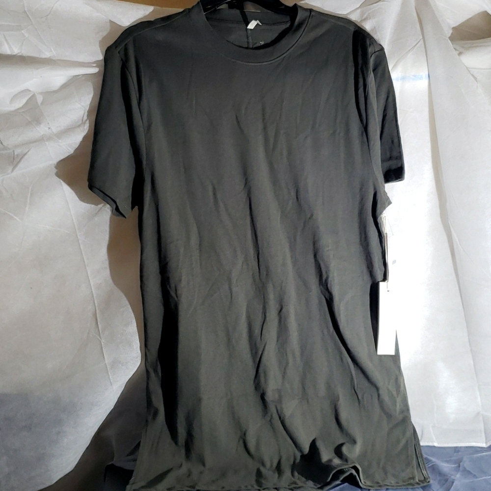 NWT Mens Fear of God Essentials T shirt